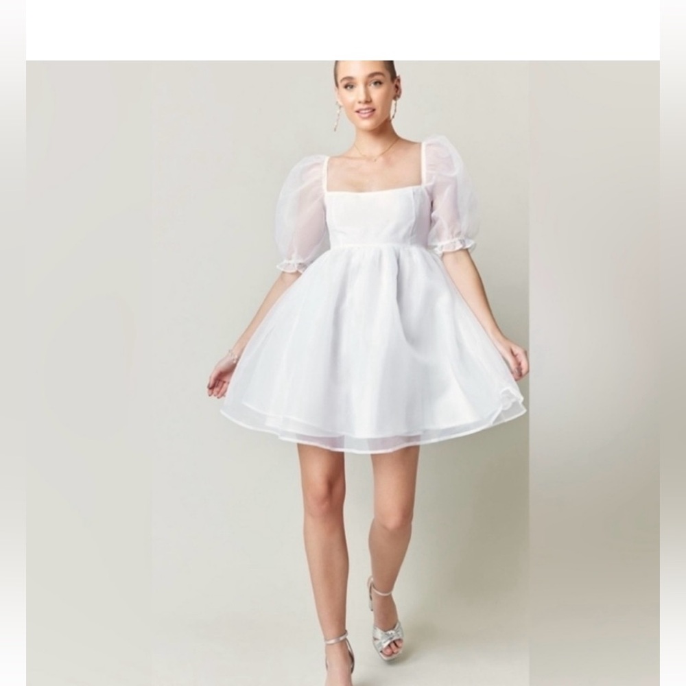 Elegant White Puff Sleeve Dress